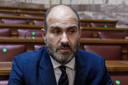«Ανυπόστατες» χαρακτηρίζει ο Μαρκόπουλος τις φήμες περί μη ύπαρξης πτυχίου ΑΕΙ